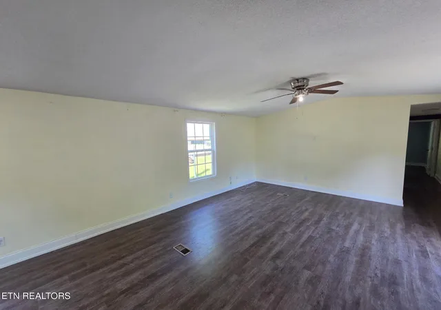 4th image of 221 Elm Grove St, Loudon, TN 37774 | MLS# 1350622
