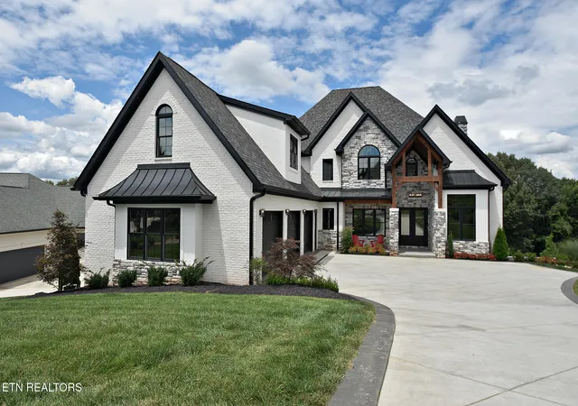 Photo 3 of Single family home for sale at 9030 Legends Lake Ln, Knoxville, TN 37922 | MLS# 1351378 | Listing updated on 2026-09-09