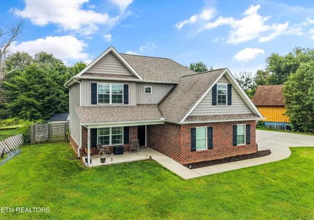 Photo 2 of Single family home for sale at 138 S Old Glory Rd, Maryville, TN 37801 | MLS# 1350613 | Listing updated on 2026-09-09