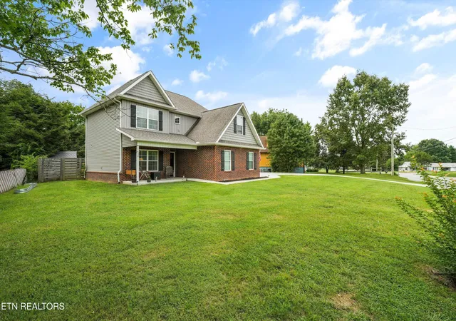 Photo 3 of Single family home for sale at 138 S Old Glory Rd, Maryville, TN 37801 | MLS# 1350613 | Listing updated on 2026-09-09