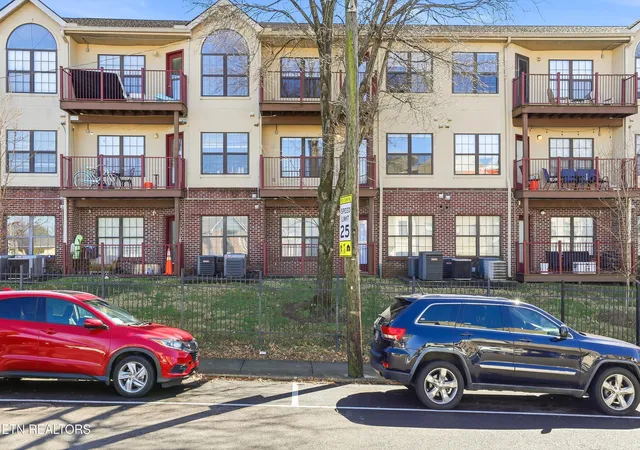Condo for sale at 2201 Franklin Sta Way #305, Knoxville, TN 37916 | MLS# 1350725