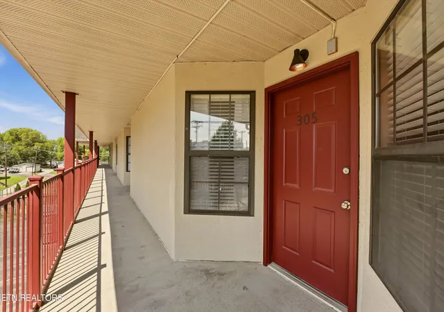 Listing Photo 5 - Condo for sale in building located at 2201 Franklin Station Wy, Knoxville, TN 37916 - Unit #305