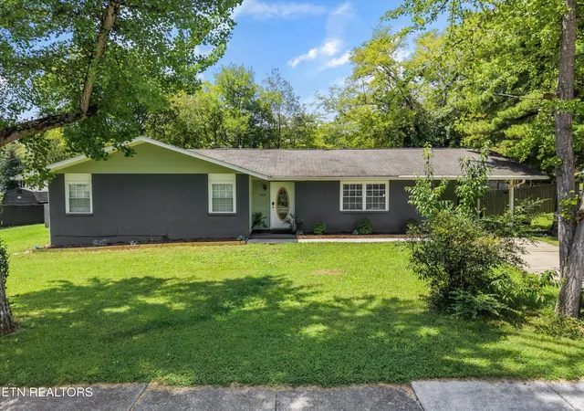 1st image of 1101 Se Magnet Pl, Knoxville, TN 37915 | MLS# 1350624