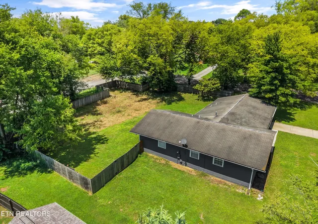 44th image of 1101 Se Magnet Pl, Knoxville, TN 37915 | MLS# 1350624