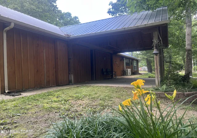 3rd image of 684 Spruce Creek Dr, Jamestown, TN 38556 | MLS# 1350601