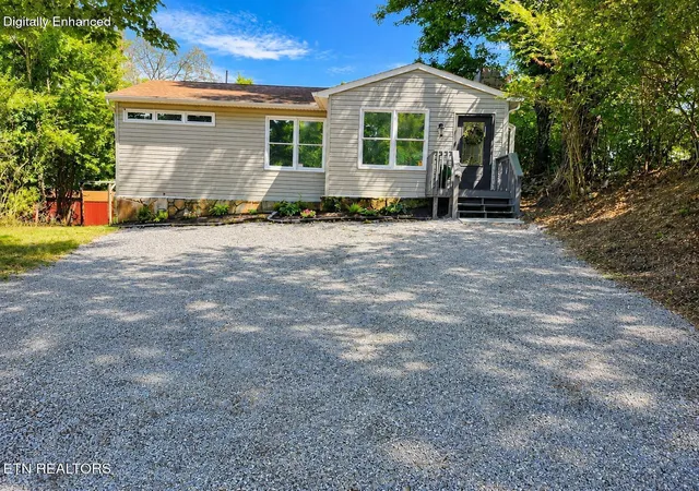 1st image of 112 Pleasant Ln, Clinton, TN 37716 | MLS# 1350657