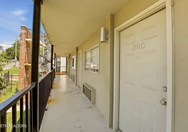 Photo 3 of Sale Pending at 510 14th Street #305, Knoxville, TN 37916 | MLS# 1350724 | Listing updated on 2026-09-17