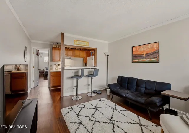 Listing Photo 4 - Condo for sale in building located at 510 14Th St, Knoxville, TN 37916 - Unit #305