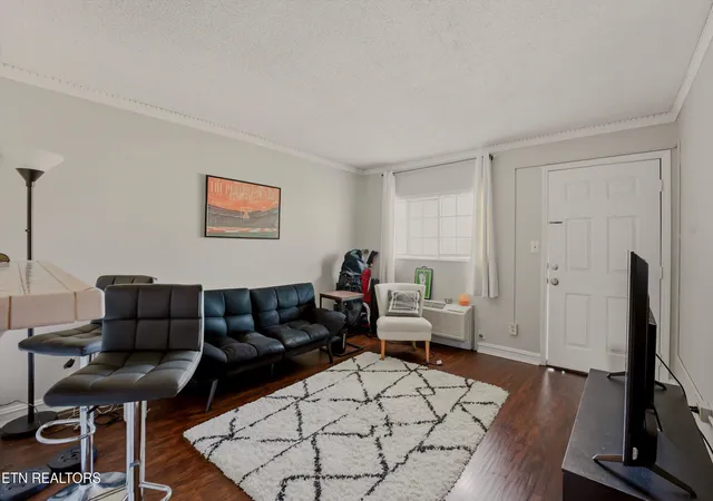 Listing Photo 5 - Condo for sale in building located at 510 14Th St, Knoxville, TN 37916 - Unit #305