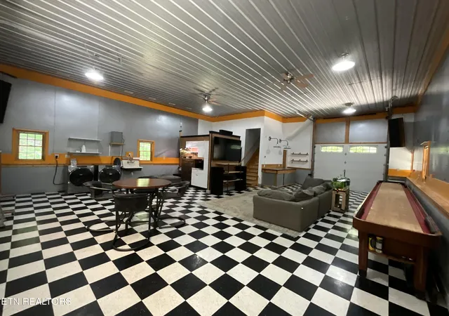 2nd image of 1411 Indian Shadows Dr, Ten Mile, TN 37880 | MLS# 1350627