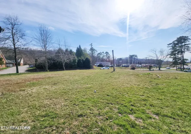 Photo 2 of Sale Pending at 4127 Crippen Rd, Knoxville, TN 37918 | MLS# 1350612 | Listing updated on 2026-08-24