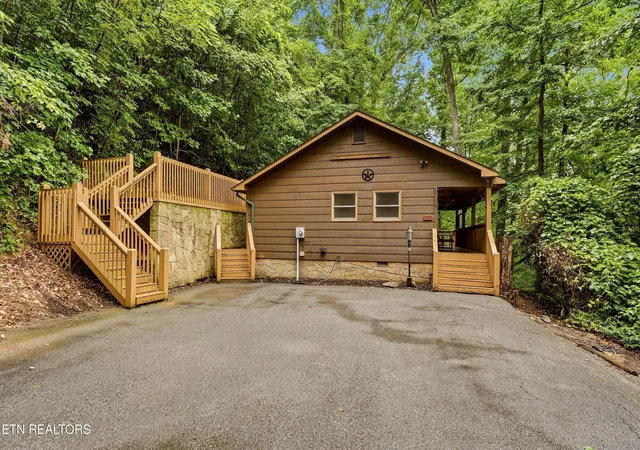 1st image of 3770 Ravens Den Wy, Sevierville, TN 37862 | MLS# 1352008