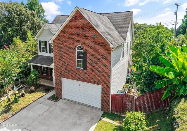 2nd image of 1227 Oak Haven Rd, Knoxville, TN 37932 | MLS# 1350654