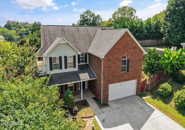 Photo 3 of Single family home for sale at 1227 Oak Hvn Rd, Knoxville, TN 37932 | MLS# 1350654 | Listing updated on 2026-08-29
