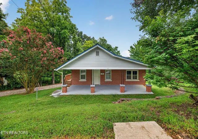 Photo 1 of Single family home for sale at 52 Columbia St, Cookeville, TN 38501 | MLS# 1350669 | Listing updated on 2026-08-31