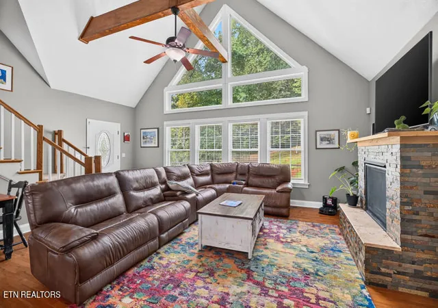 Photo 3 of Sale Pending at 916 Redbud Dr, Dandridge, TN 37725 | MLS# 1350640 | Listing updated on 2026-08-25