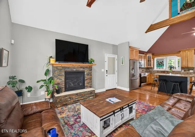 Photo 3 of Sale Pending at 916 Redbud Dr, Dandridge, TN 37725 | MLS# 1350640 | Listing updated on 2026-08-25