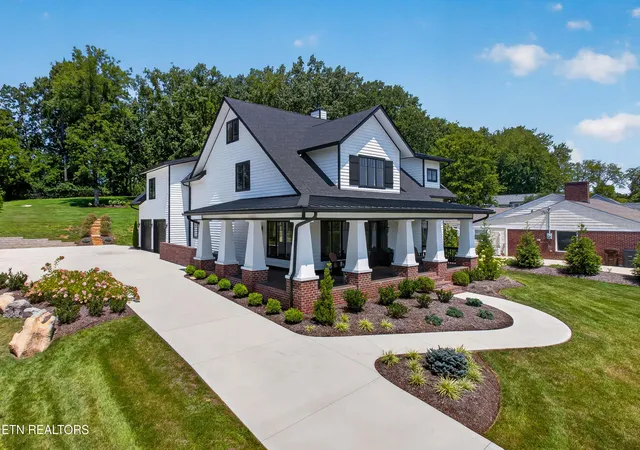 Photo 1 of Single family home for sale at 1521 Cherokee Blvd, Knoxville, TN 37919 | MLS# 1350930 | Listing updated on 2026-08-31