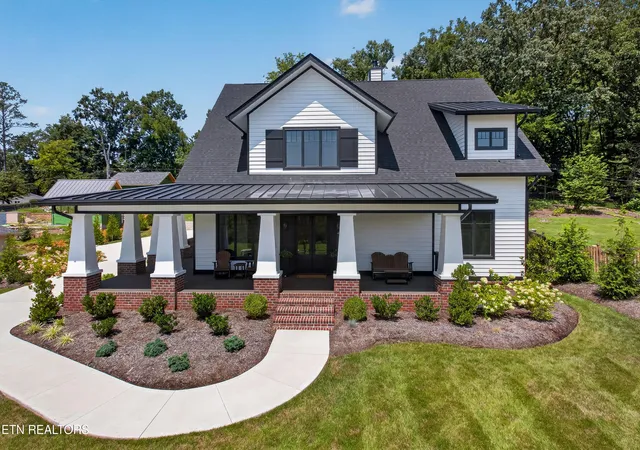 Photo 2 of Single family home for sale at 1521 Cherokee Blvd, Knoxville, TN 37919 | MLS# 1350930 | Listing updated on 2026-08-31