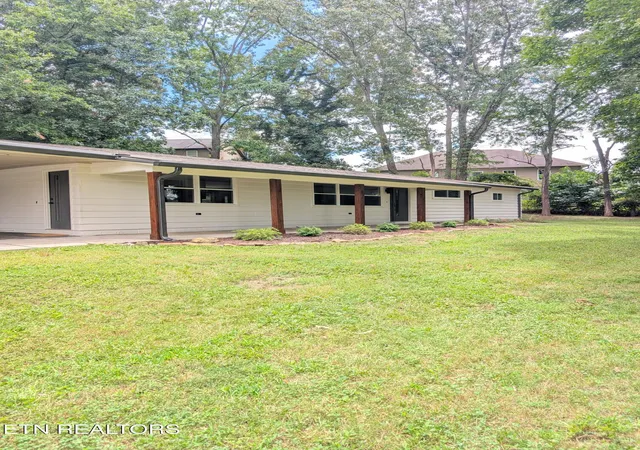 Photo 1 of Single family home for sale at 1700 Lockwood Dr, Knoxville, TN 37918 | MLS# 1350642 | Listing updated on 2026-09-09
