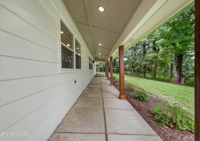 Photo 3 of Single family home for sale at 1700 Lockwood Dr, Knoxville, TN 37918 | MLS# 1350642 | Listing updated on 2026-09-09