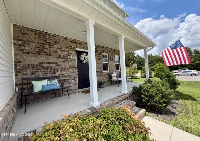 Photo 3 of Single family home for sale at 8277 Zodiac Ln, Powell, TN 37849 | MLS# 1350989 | Listing updated on 2026-08-09