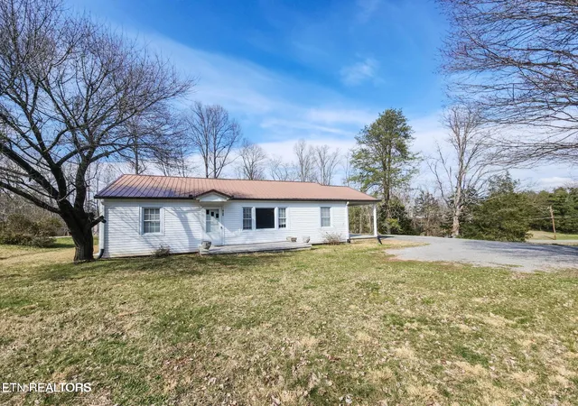 Photo 1 of Single family home for sale at 4129 Crippen Rd, Knoxville, TN 37918 | MLS# 1350647 | Listing updated on 2026-09-01