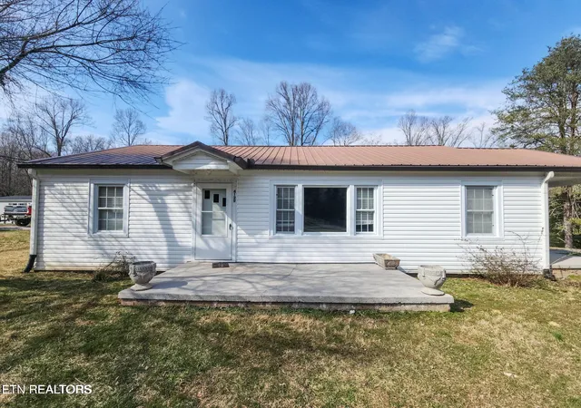 Photo 2 of Single family home for sale at 4129 Crippen Rd, Knoxville, TN 37918 | MLS# 1350647 | Listing updated on 2026-09-01