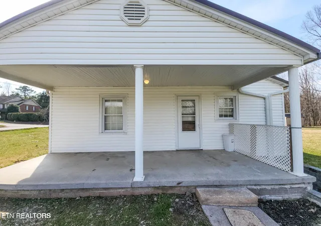 Photo 3 of Single family home for sale at 4129 Crippen Rd, Knoxville, TN 37918 | MLS# 1350647 | Listing updated on 2026-09-01