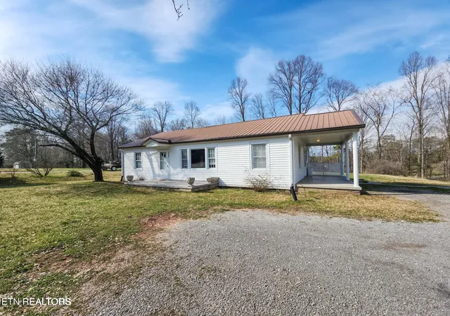 Photo 4 of Single family home for sale at 4129 Crippen Rd, Knoxville, TN 37918 | MLS# 1350647 | Listing updated on 2026-09-01