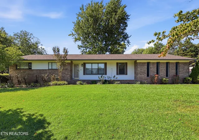 Photo 1 of Single family home for sale at 1019 Kensington Blvd, Maryville, TN 37803 | MLS# 1350651 | Listing updated on 2026-08-28
