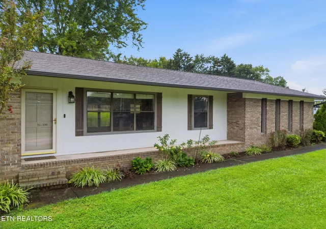 Photo 3 of Single family home for sale at 1019 Kensington Blvd, Maryville, TN 37803 | MLS# 1350651 | Listing updated on 2026-08-28