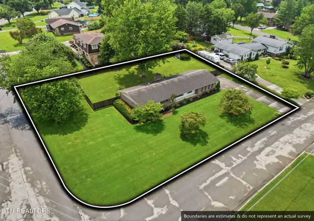 Single family home for sale at 1019 Kensington Blvd, Maryville, TN 37803 | MLS# 1350651
