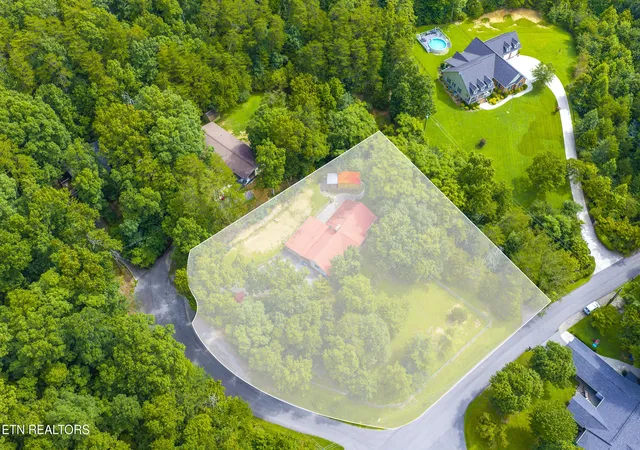 Listing Photo 4 - Condo for sale in building located at 744 Lee Cir, Sevierville, TN 37862