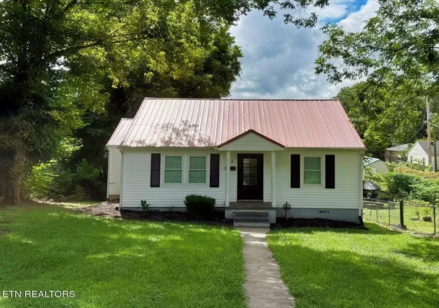 1st image of 118 E Kentucky Ave, La Follette, TN 37766 | MLS# 1350766
