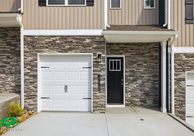 Photo 3 of Sale Pending at 1412 Relaxation Run, Sevierville, TN 37876 | MLS# 1350662 | Listing updated on 2026-10-23