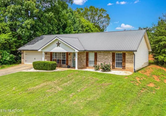 Photo 1 of Single family home for sale at 224 Old Clover Hl Rd, Maryville, TN 37803 | MLS# 1350726 | Listing updated on 2026-09-24