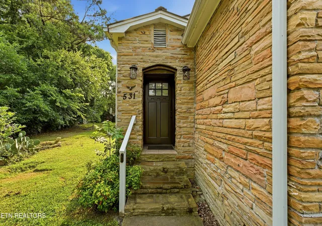 Photo 3 of Sale Pending at 531 N Tellico St, Madisonville, TN 37354 | MLS# 1350971 | Listing updated on 2026-09-15