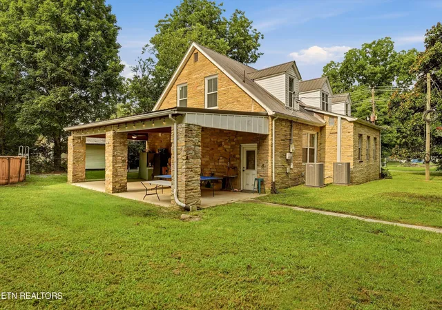 Photo 4 of Sale Pending at 531 N Tellico St, Madisonville, TN 37354 | MLS# 1350971 | Listing updated on 2026-09-15