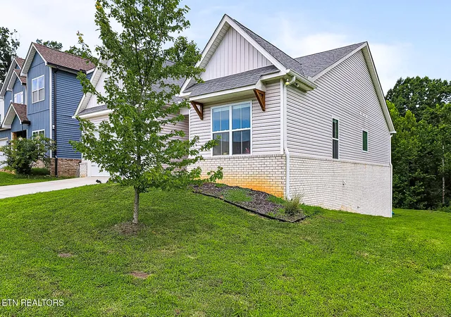 Photo 2 of Single family home for sale at 1117 Cedar Break Dr, Knoxville, TN 37932 | MLS# 1350705 | Listing updated on 2026-09-08
