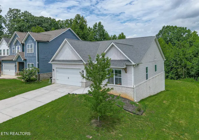 Photo 3 of Single family home for sale at 1117 Cedar Break Dr, Knoxville, TN 37932 | MLS# 1350705 | Listing updated on 2026-09-08