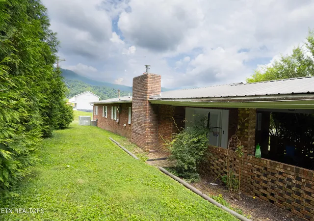 Photo 4 of Sale Pending at 539 Fulton Rd, Harrogate, TN 37752 | MLS# 1351119 | Listing updated on 2026-08-25