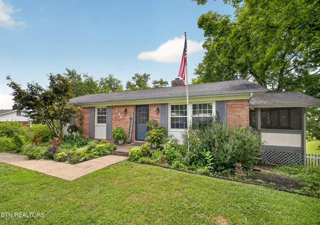 3rd image of 140 Westwood Dr, Clinton, TN 37716 | MLS# 1350707