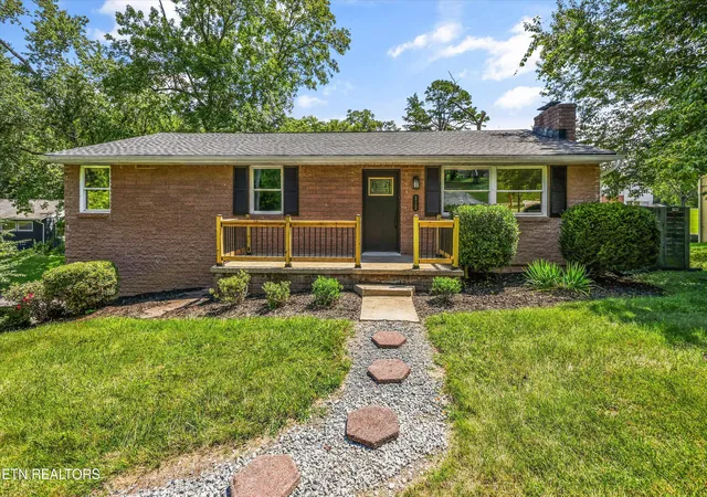 Photo 2 of Single family home for sale at 312 Stone Rd, Knoxville, TN 37920 | MLS# 1350741 | Listing updated on 2026-09-16