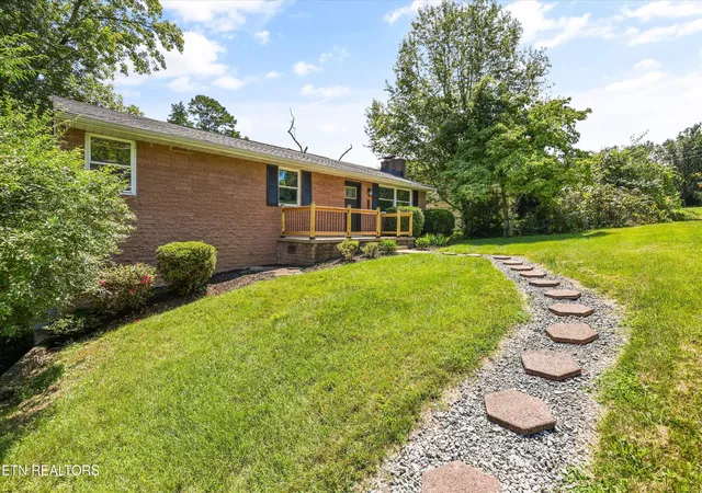 Photo 3 of Single family home for sale at 312 Stone Rd, Knoxville, TN 37920 | MLS# 1350741 | Listing updated on 2026-09-16