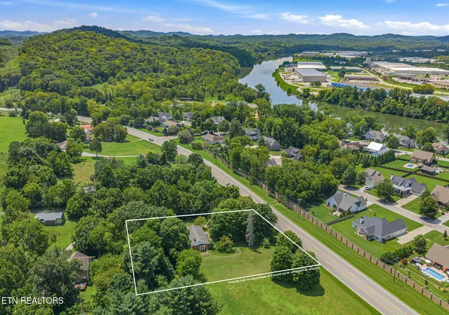 Photo 2 of Sale Pending at 1812 E Governor John Sevier Hwy, Knoxville, TN 37920 | MLS# 1350871 | Listing updated on 2026-09-02