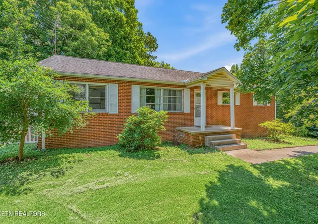 Photo 3 of Sale Pending at 1812 E Governor John Sevier Hwy, Knoxville, TN 37920 | MLS# 1350871 | Listing updated on 2026-09-02