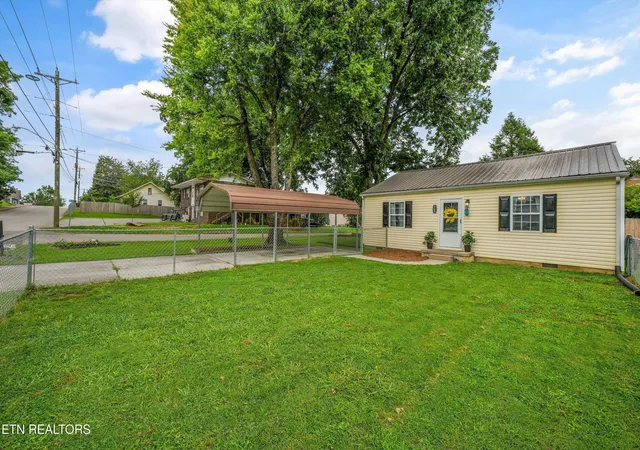 Photo 3 of Single family home for sale at 569 Monroe St, Madisonville, TN 37354 | MLS# 1351027 | Listing updated on 2026-10-08