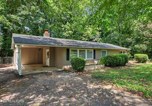 Photo 2 of Single family home for sale at 1336 Sumac Dr, Knoxville, TN 37919 | MLS# 1351460 | Listing updated on 2026-09-15