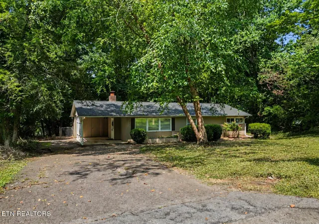Photo 3 of Single family home for sale at 1336 Sumac Dr, Knoxville, TN 37919 | MLS# 1351460 | Listing updated on 2026-09-15